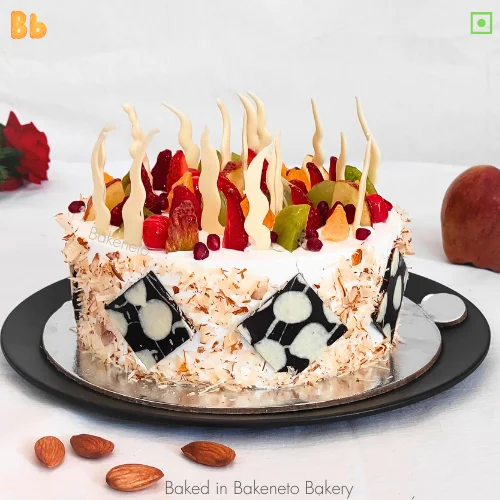 Fresh Fruit Queen Cake is available for home delivery in Noida, Ghaziabad, Noida extension by the best cake shop nearby. Best Cake shop, bakeneto.com