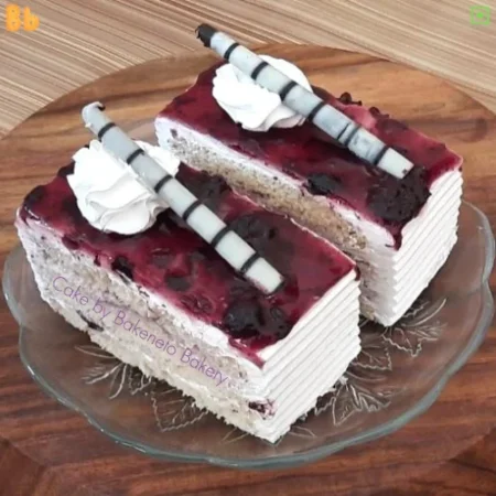 Order feshly baked Blueberry Pastry online and send pastries to your loved ones in Noida, Ghaziabad and Noida Extension nearby areas. Free delivery applicable with midnight delivery options. Best quality pastries by best cake shop in Noida, bakeneto.