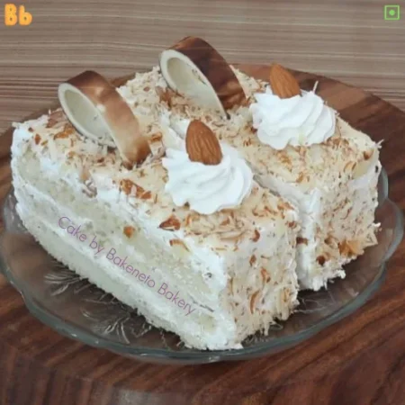 Order feshly baked Honey Almond Pastry online and send pastries to your loved ones in Noida, Ghaziabad and Noida Extension nearby areas. Free delivery applicable with midnight delivery options. Best quality pastries by best cake shop in Noida, bakeneto.