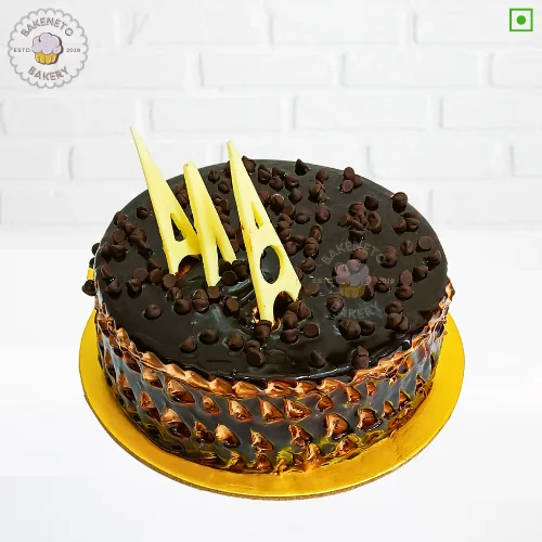 Order fresh Chocolate Chips Cake Online from best birthday cake shop in Noida and get free cake delivery in Noida, Indirapuram, Vaishali, Noida Extension, Vasundhara and Ghaziabad. All types of Customized Cake is prepared on order only with premium quality and safety.