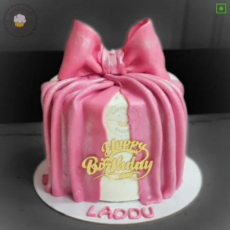 Bring this fresh, yummy and unique Darling Love Cake for your birthday or anniversary celebration or any other event. Order fresh cake home delivery online by bakeneto.