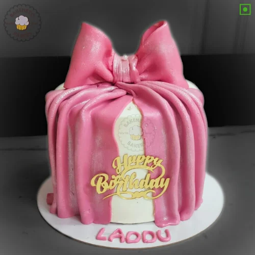 Bring this fresh, yummy and unique Darling Love Cake for your birthday or anniversary celebration or any other event. Order fresh cake home delivery online by bakeneto.