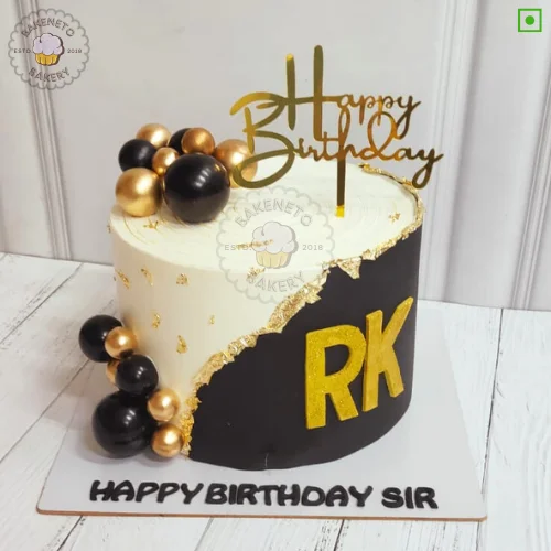 Book this fresh, 100% eggless and premium quality Royal Black Cake by bakeneto via same day quick delivery option. Customize your cake's color and flavor as per your choice by calling us at 7071-634-634.