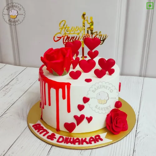 Order yummy, fresh and eggless Royal Love Cake Online by best Cake Shop delivers in Noida, Ghaziabad, Noida Extension and nearby area.